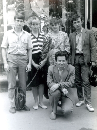 Zvi-Hirsh Blinder with his fellow students. Odesa, 1987