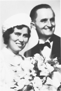 Wedding photo of parents