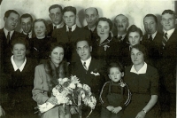 The wedding of Milka and Ota Reiter’s parents, with Grandma Marie to the left of the mother, Grandma Irma Reiterová to the right of the father, and the mother’s brothers Ota and Jirka behind the engaged couple. Prague, November 10, 1940