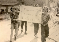 Transparent "Republice tepla více, ať zabarví se nám líce" ("Republic of warmth more, let our cheeks be coloured"), Křepice, 1980s