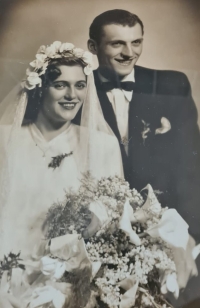 Vítězslav Nohejl and Milada, wedding photo, 1949