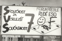 Billboard Společnosti za veselejší současnost v Jaroměři před parlamentními volbami v roce 1990