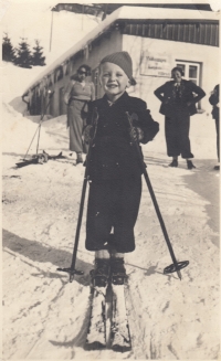 Bratranec Petr Lustig, Špindlerův mlýn, 1938