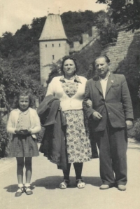 With parents at Karlštejn, prior to father's arrest