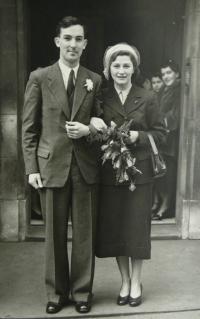 Wedding photo of Alan Jeffrey and Liesl Jeffrey (Stein). 