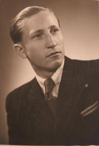 Young Miroslav Wildung 