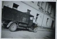 The family car in front of the Hotel Plzeňka