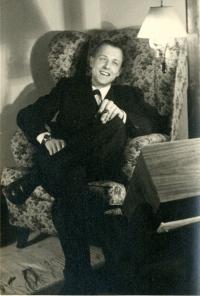 Jiří Macek, Prague 1942