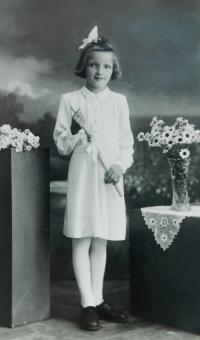 Ludmila Koláčková (Vlach) at the first communion in Roznov