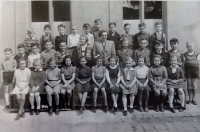 School photo. Jiří Bělohlávek next to him