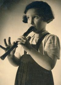 Michaela, 1942