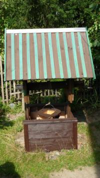 Traditional Volhynian village well hand made by Jaroslav Peterka